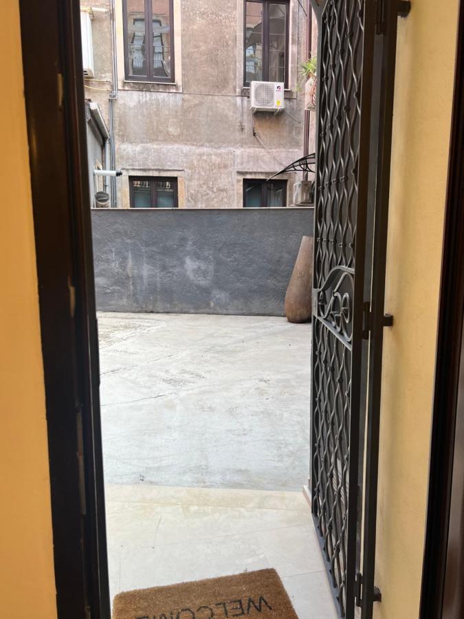 San Michele Suite - Intero Appartamento In Pieno Centro Catania Bagian luar foto